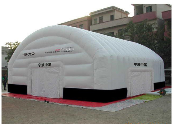 China De gedrukte Tent van de Partij Grote Opblaasbare Lucht met Embleem in Wit voor Huwelijk leverancier